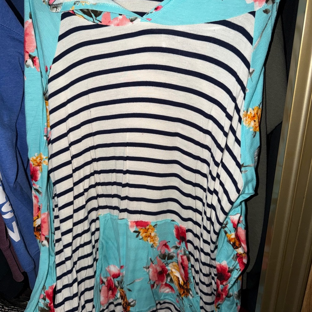 Women's Aqua Floral & Navy Striped V-Neck Tunic Hoodie